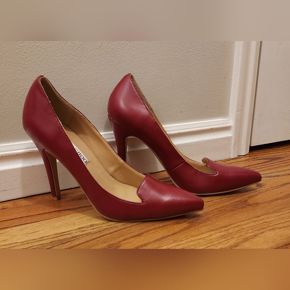 Jimmy Choo Burgundy Heels, Elegant - Picture 1 of 10